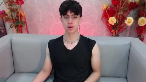 Snapshot of star_boyx chatting on 09-20-25, 04:30 star_boyx online show from 09-20-25, 04:30
