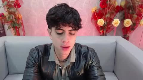 Snapshot of star_boyx chatting on 09-23-25, 03:48 star_boyx online show from 09-23-25, 03:48