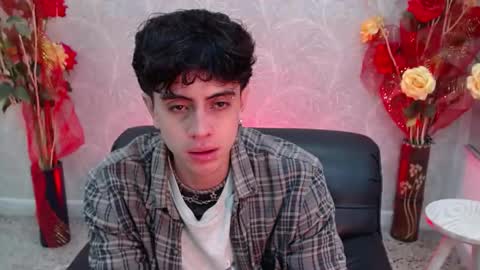 Snapshot of star_boyx chatting on 09-27-25, 03:39 star_boyx online show from 09-27-25, 03:39