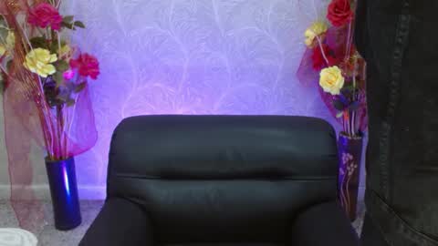 Snapshot of star_boyx chatting on 10-11-25, 02:48 star_boyx online show from 10-11-25, 02:48