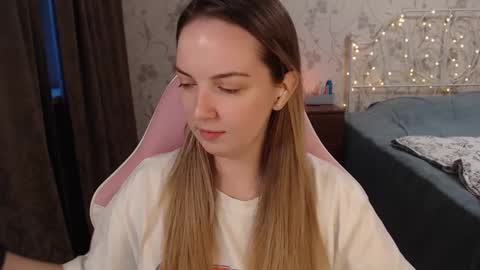 Snapshot of star_shopping chatting on 12-21-24, 03:03 Alice online show from 12-21-24, 03:03