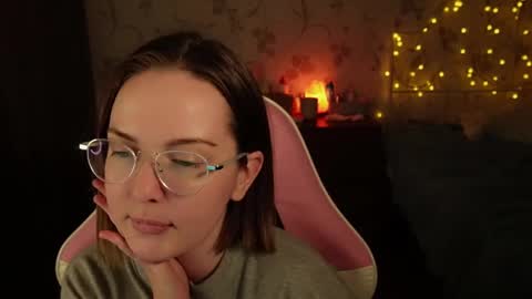 Snapshot of star_shopping chatting on 01-18-25, 02:12 Alice online show from 01-18-25, 02:12