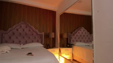 Snapshot of starbutterflyy_ chatting on 10-29-25, 04:15 STAR online show from 10-29-25, 04:15