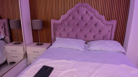 Snapshot of starbutterflyy_ chatting on 11-23-25, 04:12 STAR online show from 11-23-25, 04:12