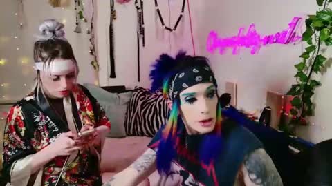 Snapshot of starfuckers2000 chatting on 01-05-25, 12:53 Wet Bandits online show from 01-05-25, 12:53