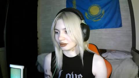 Katie online show from 09-18-25, 03:14