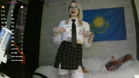 Katie online show from 09-29-25, 03:06