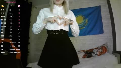 Katie online show from 10-03-25, 01:52