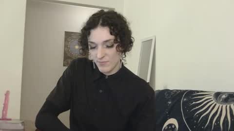 Snapshot of starry_soul chatting on 02-24-26, 12:41 Evan online show from 02-24-26, 12:41