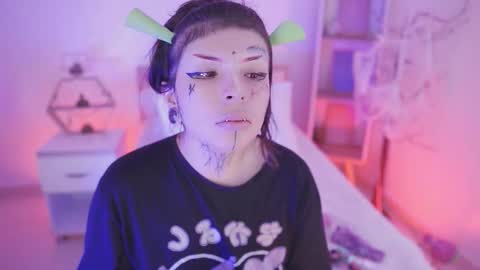 Snapshot of starwitch_ chatting on 11-04-25, 01:32 Yoko online show from 11-04-25, 01:32