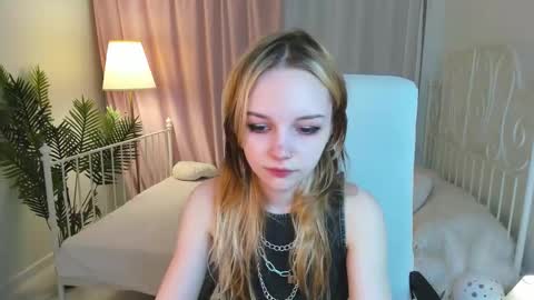 MONICA online show from 10-05-25, 01:20