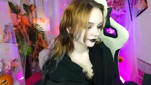 Snapshot of staymonica chatting on 10-30-25, 01:45 MONICA online show from 10-30-25, 01:45