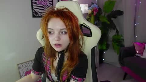 MONICA online show from 02-12-26, 01:28