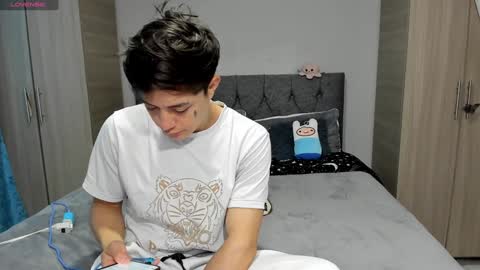 Snapshot of steban_and_kim chatting on 01-30-25, 07:15 steban and kim online show from 01-30-25, 07:15