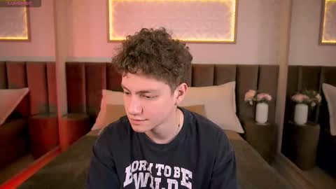 Snapshot of stefanbev chatting on 02-18-26, 07:32 Esrefan online show from 02-18-26, 07:32