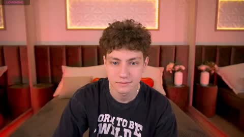 Snapshot of stefanbev chatting on 02-20-26, 07:58 Esrefan online show from 02-20-26, 07:58