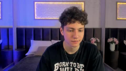 Snapshot of stefanbev chatting on 02-25-26, 07:56 Esrefan online show from 02-25-26, 07:56