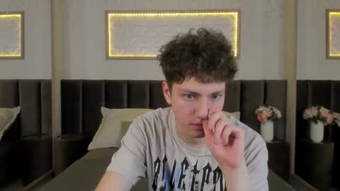 Snapshot of stefanbev chatting on 02-27-26, 07:58 Esrefan online show from 02-27-26, 07:58