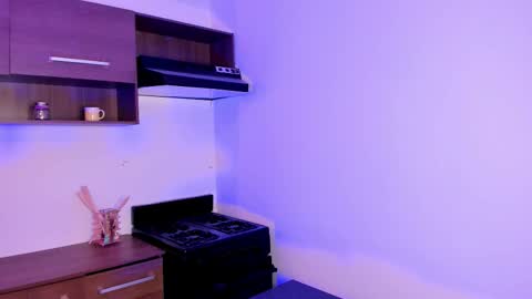 Snapshot of stefania_paz chatting on 09-30-25, 03:44 Stefania online show from 09-30-25, 03:44