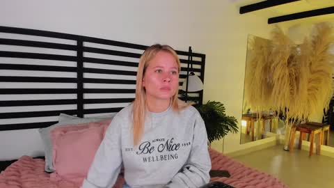 Stefanny   online show from 12-30-24, 12:31