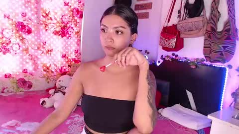 Im MiaIts my first day here  online show from 12-11-24, 06:09