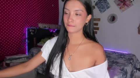 Im MiaIts my first day here  online show from 01-16-25, 03:02