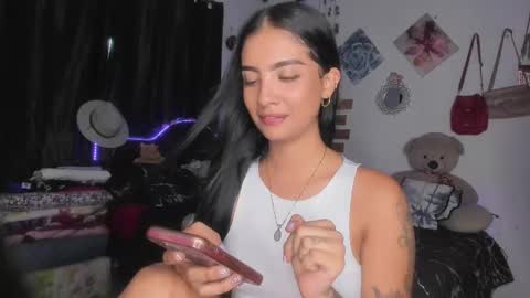 Im MiaIts my first day here  online show from 02-18-25, 09:53