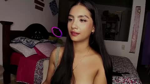 Im MiaIts my first day here  online show from 09-18-25, 12:34