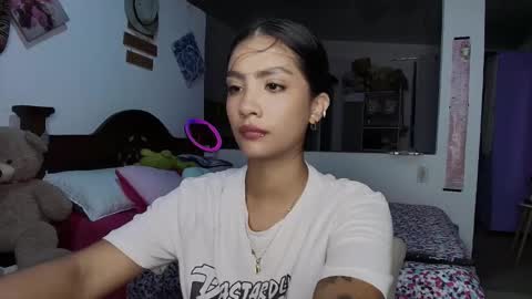 Im MiaIts my first day here  online show from 09-20-25, 12:33