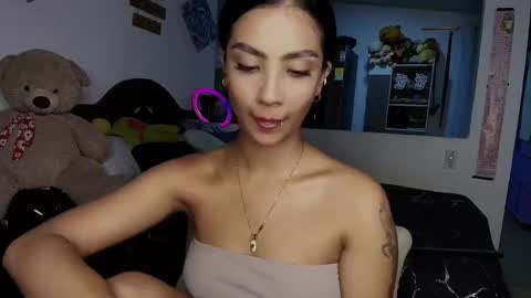 Im MiaIts my first day here  online show from 09-25-25, 11:41