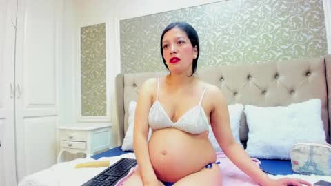 Snapshot of stefany_adams_ chatting on 11-12-25, 02:50 Stefany online show from 11-12-25, 02:50