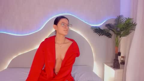 Snapshot of stefany_gonzales_ chatting on 10-19-25, 12:06 Stefany online show from 10-19-25, 12:06