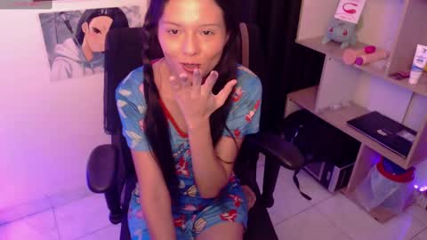 stefany lovers online show from 03-12-25, 06:11