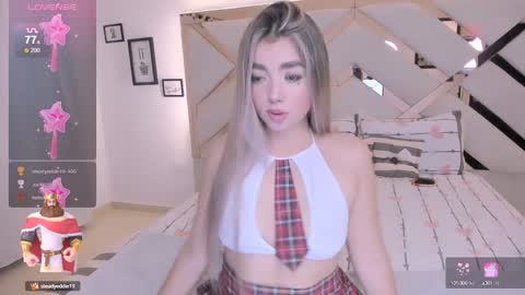 Snapshot of stefanycifuentes chatting on 01-27-25, 08:29 Stefa online show from 01-27-25, 08:29