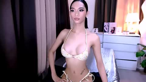 Snapshot of steffani_deluxe chatting on 11-03-25, 06:47 STEF online show from 11-03-25, 06:47