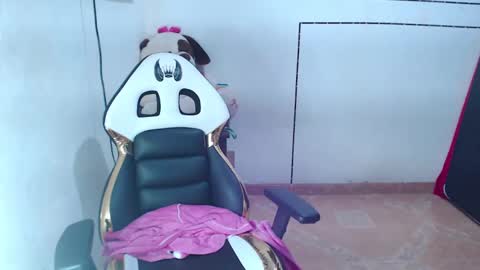 StefiAlizon online show from 10-21-25, 03:18