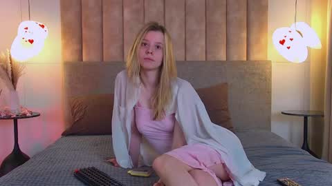 Stefie online show from 04-02-26, 05:05