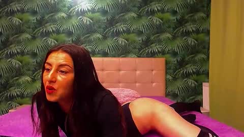 Stella John online show from 11-22-25, 05:06