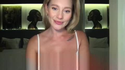 Stella online show from 10-19-25, 01:23