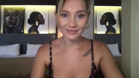 Stella online show from 11-17-25, 02:50