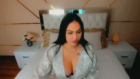 Stella Nelson online show from 10-07-25, 07:05