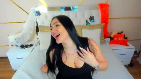 Stella Nelson online show from 11-03-25, 07:53