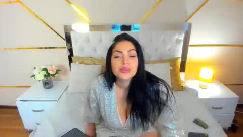 Stella Nelson online show from 11-06-25, 06:47