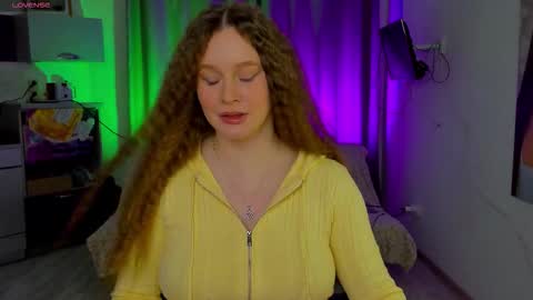 Stella online show from 10-20-25, 04:40