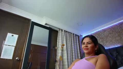 Estella online show from 10-09-25, 09:57