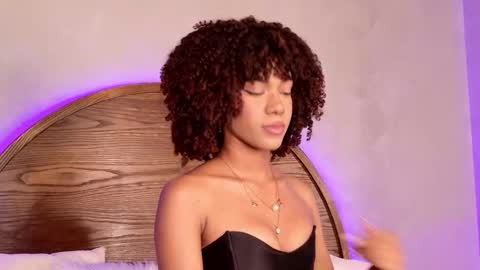 Snapshot of stellaciel_ chatting on 10-17-25, 11:18 S T E L L A online show from 10-17-25, 11:18