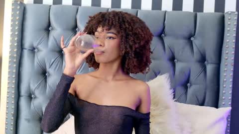 Snapshot of stellaciel_ chatting on 11-19-25, 10:43 S T E L L A online show from 11-19-25, 10:43