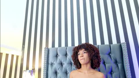 Snapshot of stellaciel_ chatting on 11-22-25, 10:31 S T E L L A online show from 11-22-25, 10:31