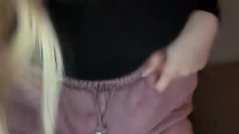 Snapshot of stellacummings chatting on 11-13-25, 12:09 Stella Bella online show from 11-13-25, 12:09