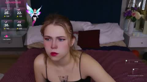 Snapshot of stellahaart chatting on 11-09-25, 05:39 Stella 3 online show from 11-09-25, 05:39